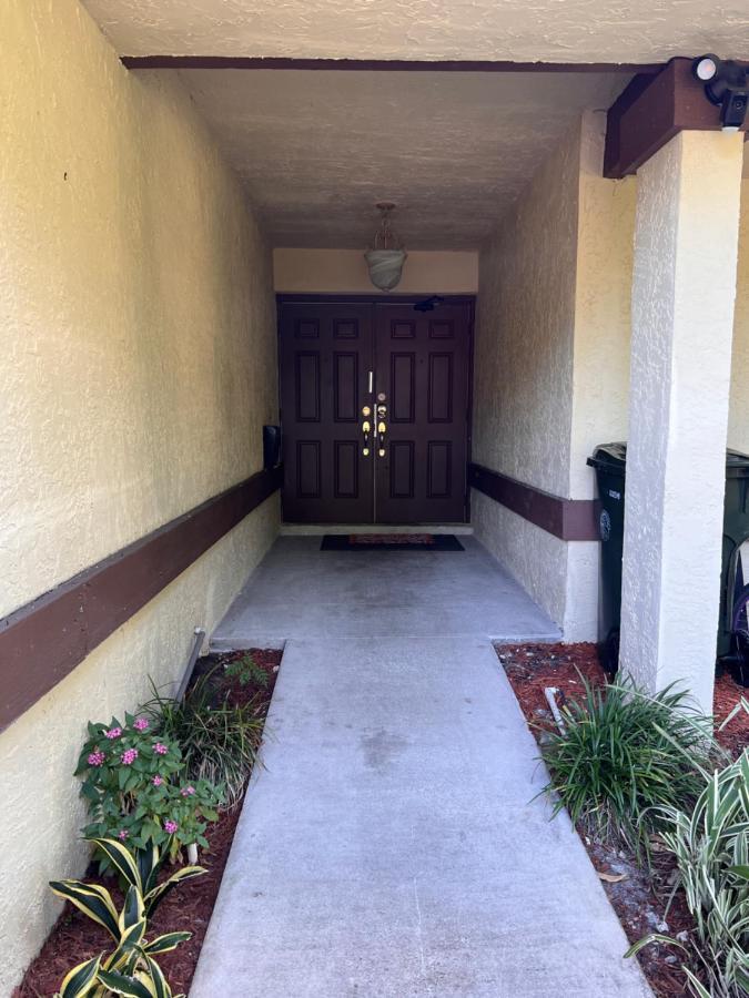 Entire Single Family Home 3 Bed 2 Bath In Water Front Big Cozy Back Yard View Coconut Exterior foto